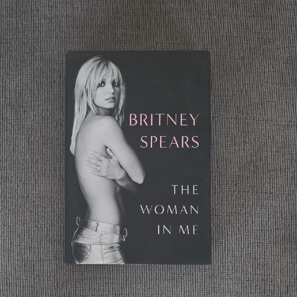 Britney Spears 'The Woman‎ in Me' Book